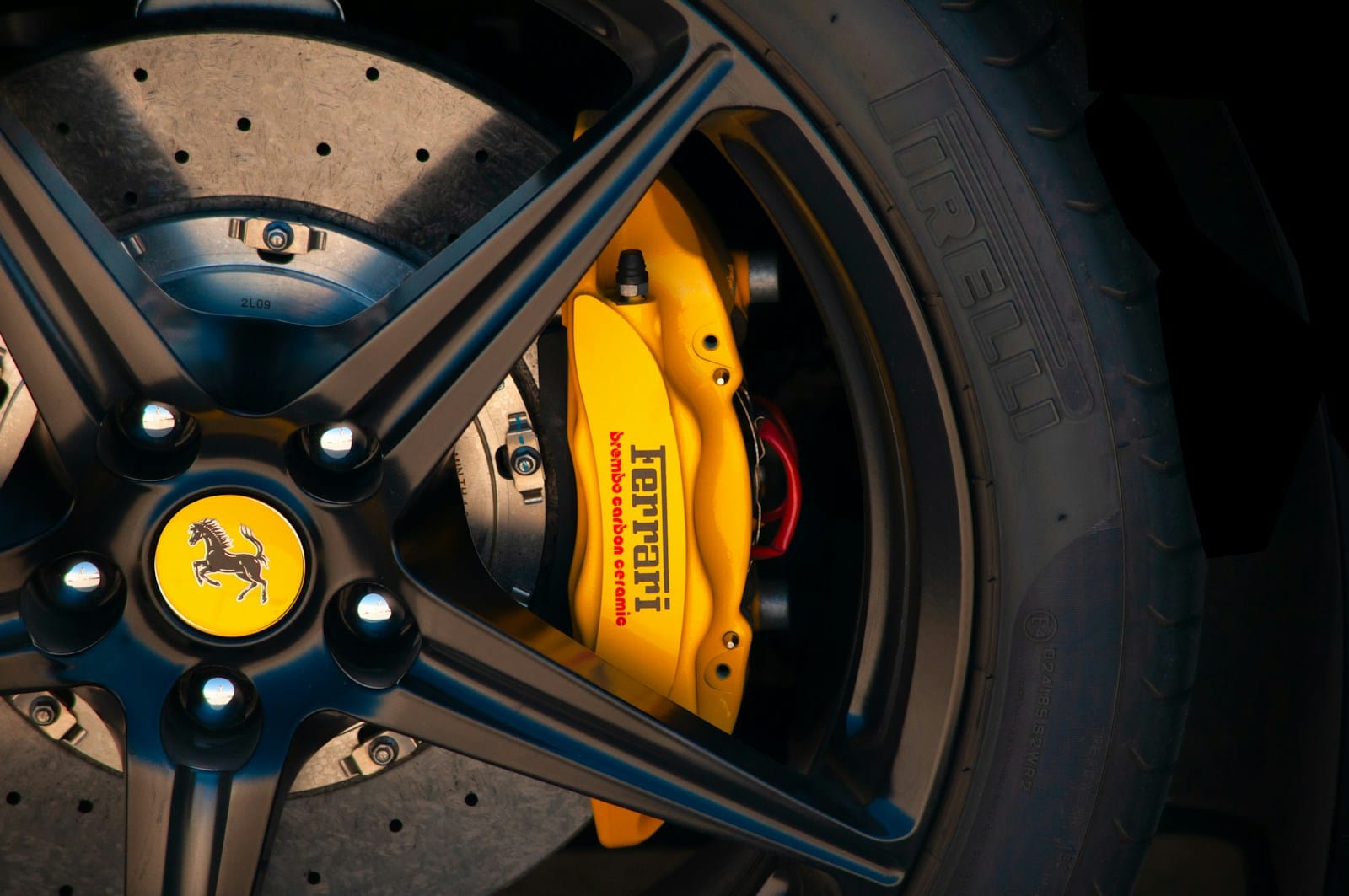 Essential car safety features: Legal requirements vs. industry standards